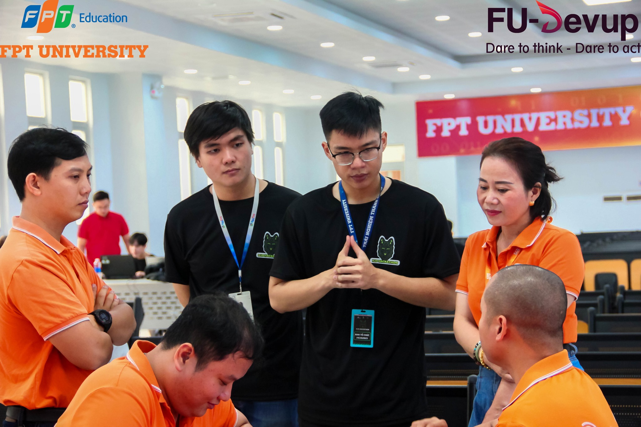 Mở rộng đội ngũ